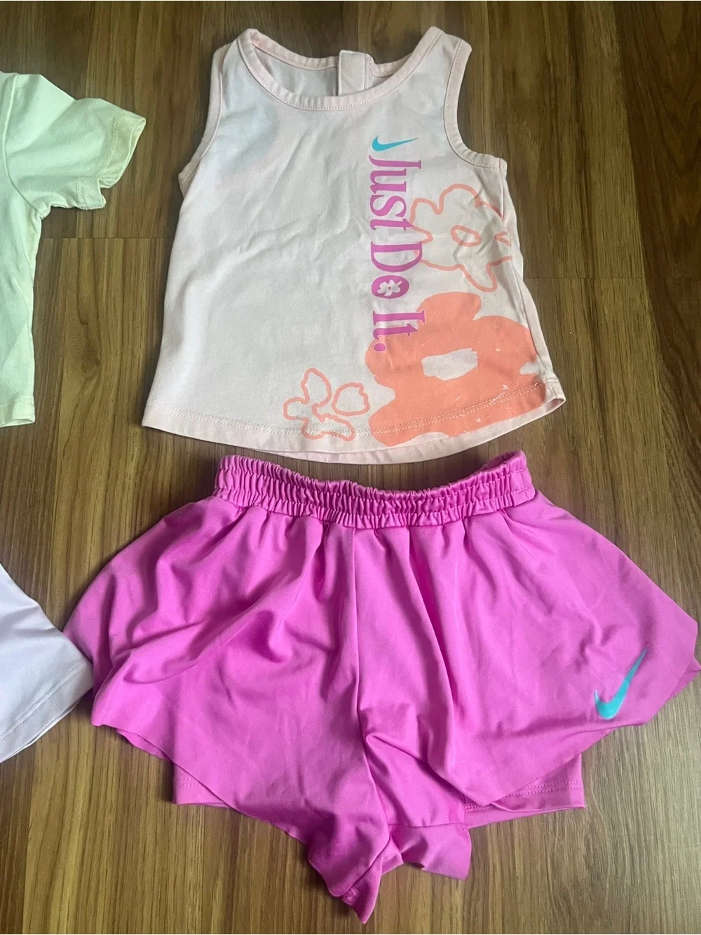 8 Piece Girls Bundle/Lot of Matching Sets Size 18 M Summer